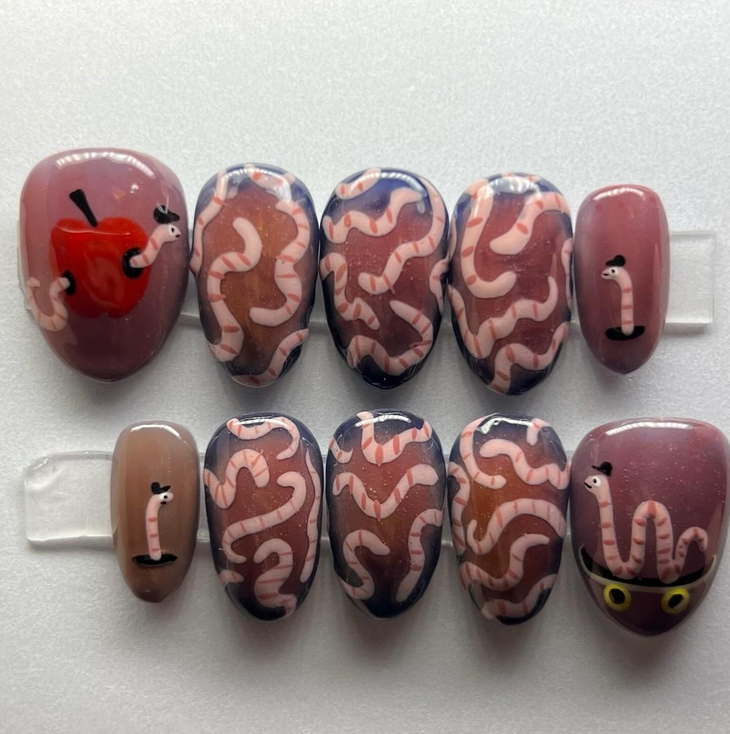 Skater Worm Nails