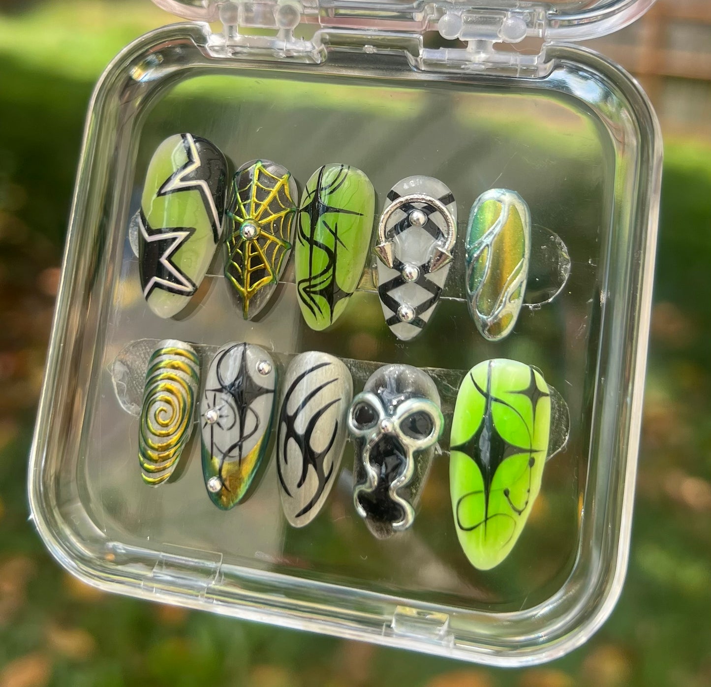 Alternative Aura Nails